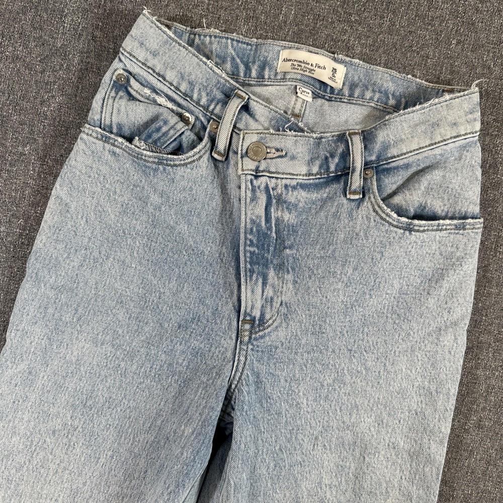 Abercrombie & Fitch 90s Straight Ultra High Rise Jeans Women's 25 Curve‎ Love
